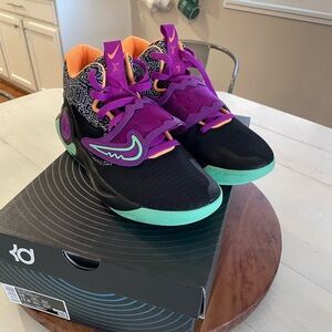 Nike KD Trey 5 X Brooklyn Courts Black Vivid Purple Mens 10 DD9538-013
